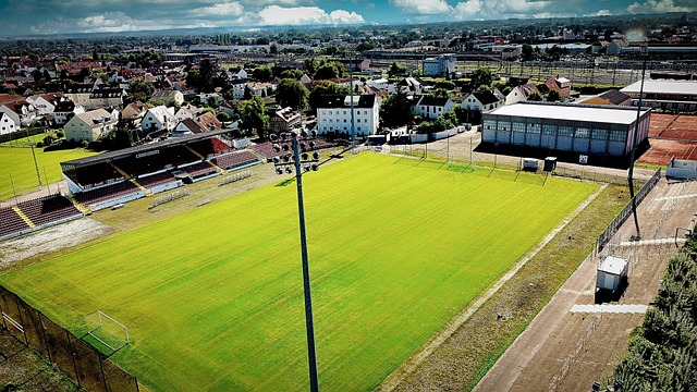 更折射了亚 更折射了亚